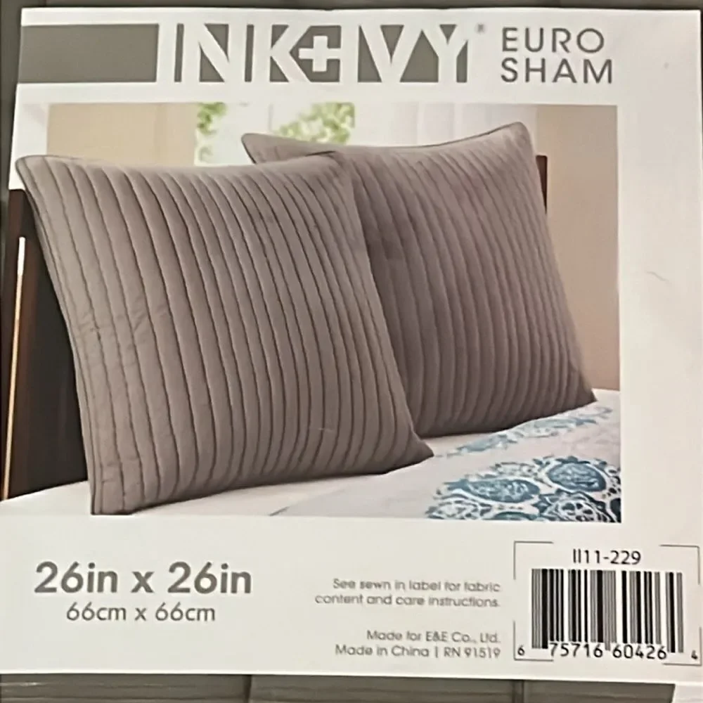 Ink+Ivy brand new