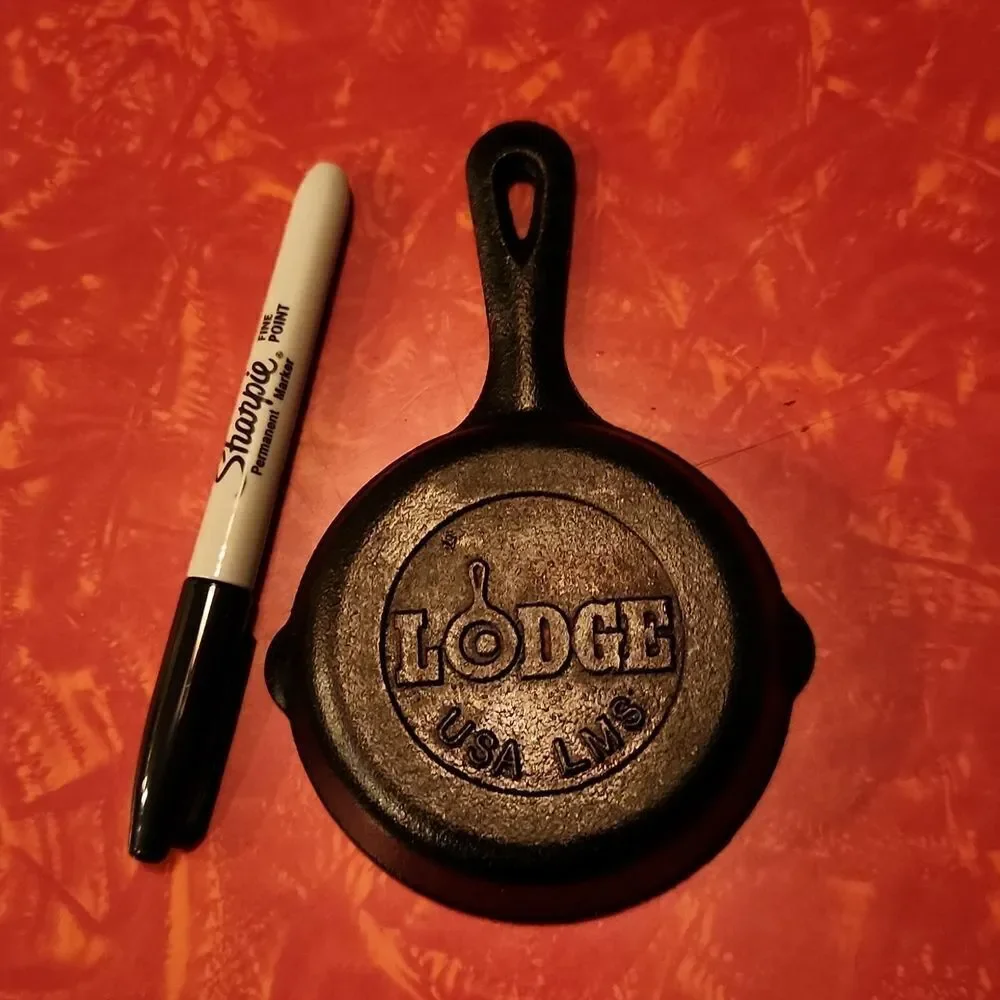 Mini Lodge Cast Iron Pan 