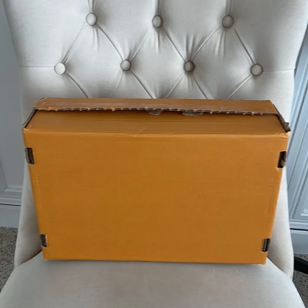 Louis Vuitton box set‎