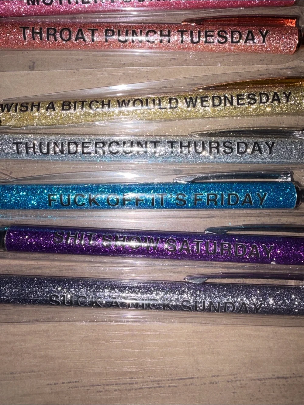 N/A features wish accessories