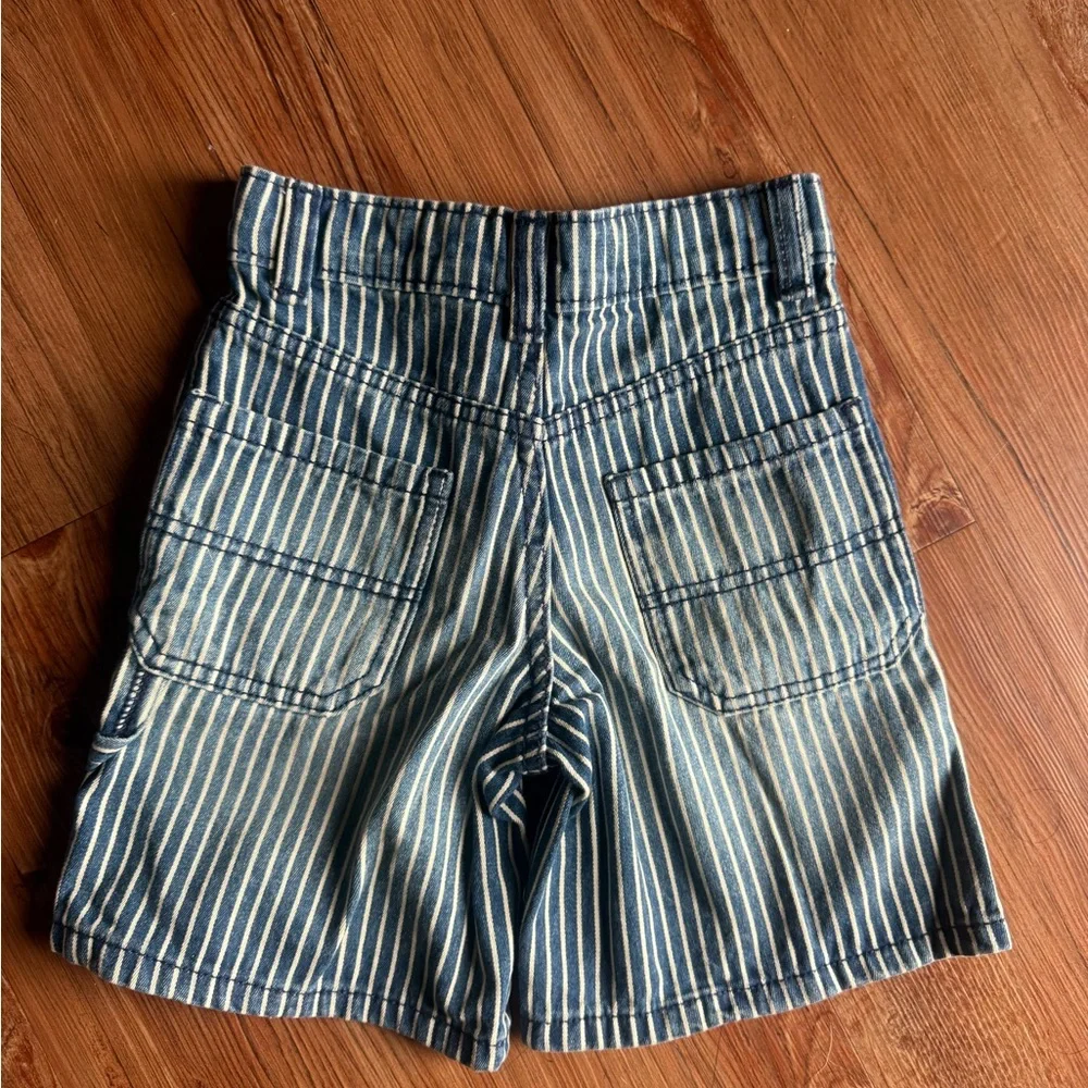 OshKosh B'gosh vertical brand