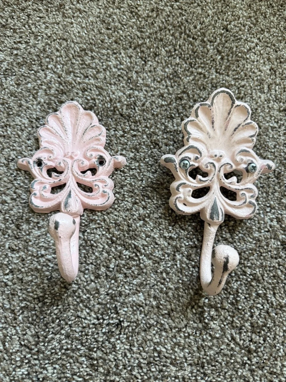 Shabby Chic Pink Wall Hooks - Decoratively Set
