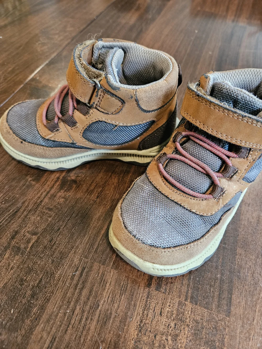 OshKosh Bgosh top active laces