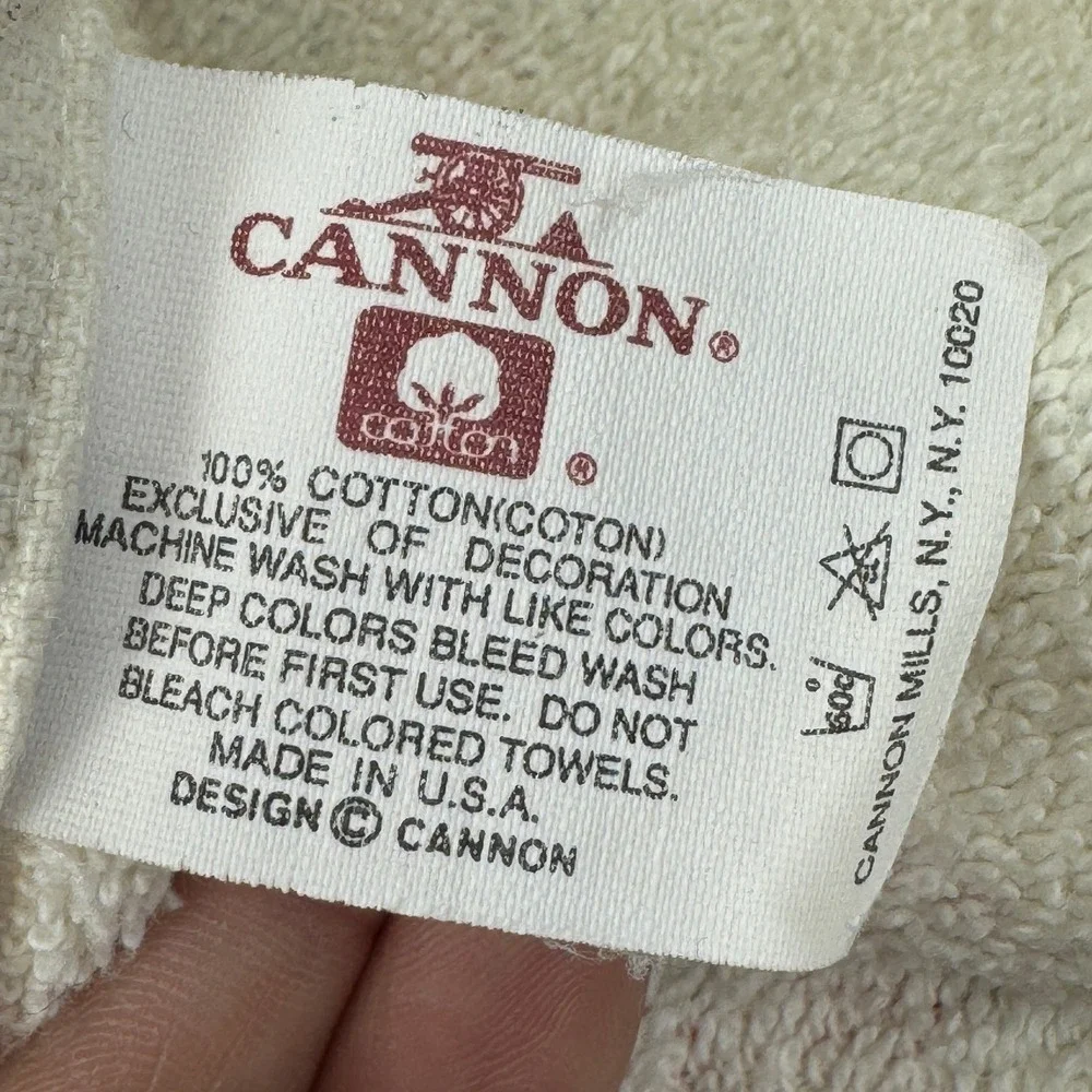 Vintage Cannon Santa Claus Bath Towel Red Green Cotton Made in USA Holiday Decor