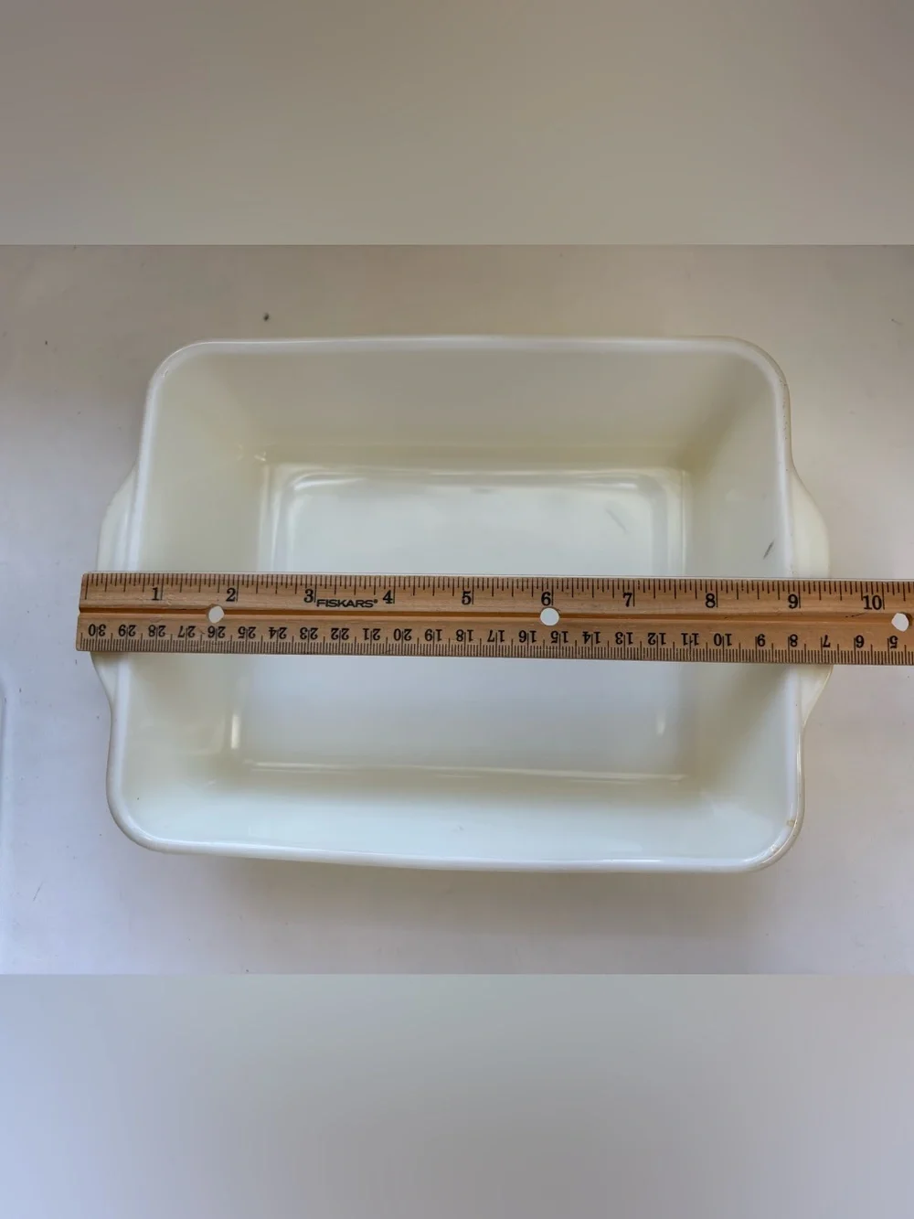 Vintage Pyrex dish with lid
