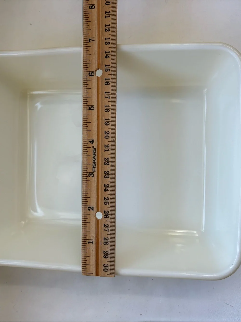 Vintage Pyrex dish with lid
