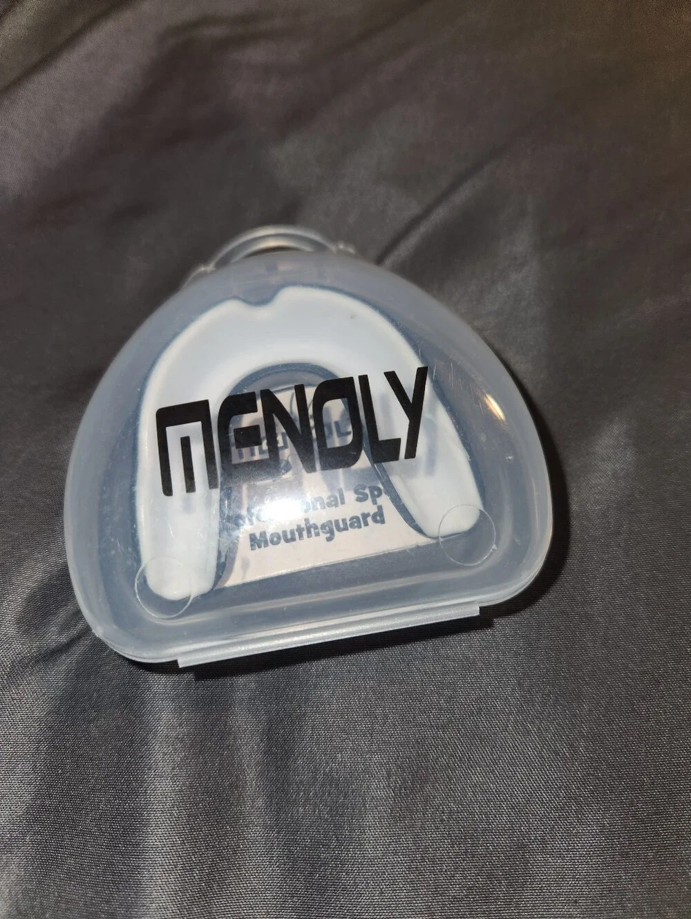 BRAND NEW PROTECTIVE MOUTHGUARD WITH CLEAR PROTECTIVE CASE FOR KIDS