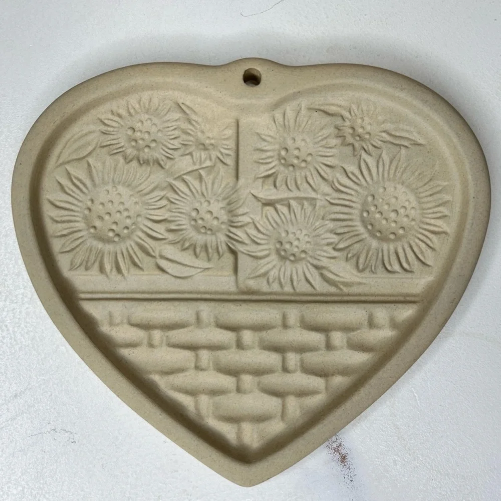 Pampered Chef excellent stoneware