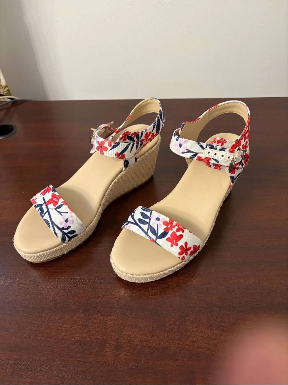 NIB‎ Naturalizer Stella Floral Wedge Sandals