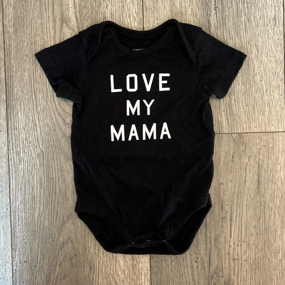 The Children’s Place Baby Unisex Short Sleeve Onesie Love My Mama 0-3 Month