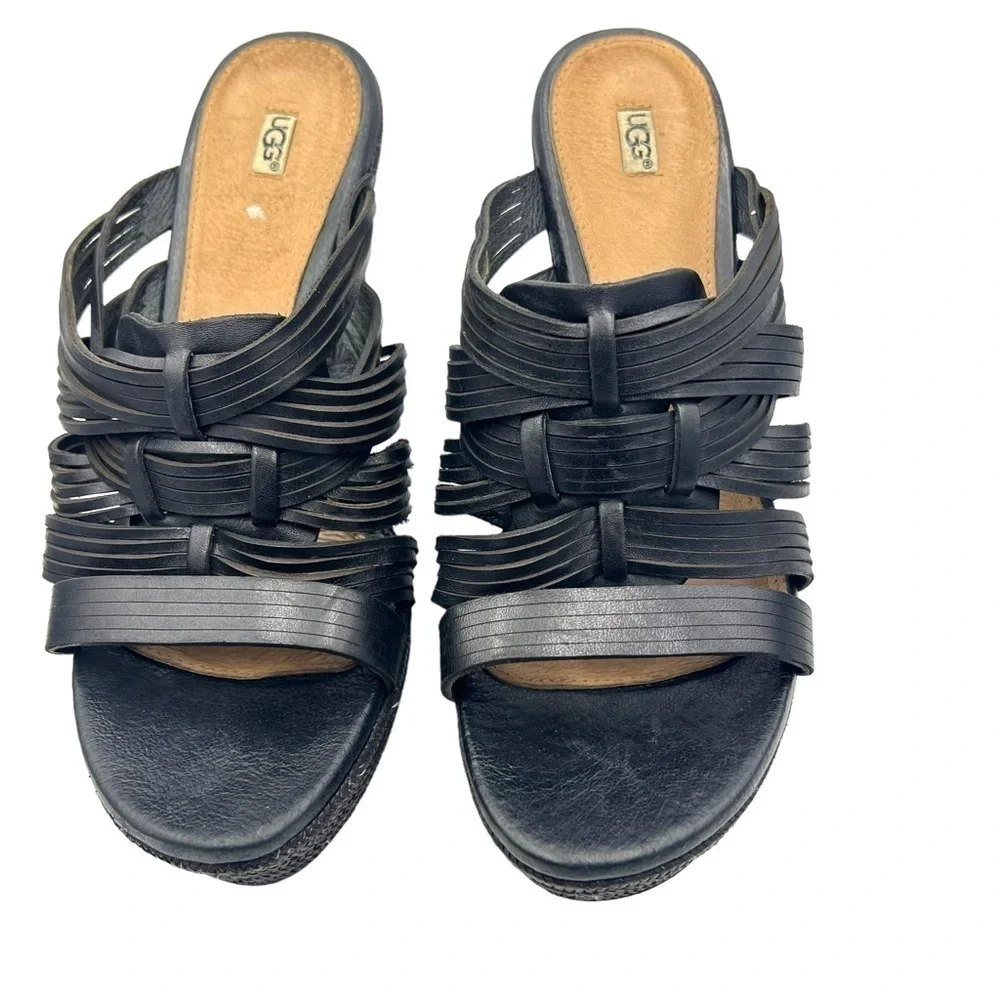 UGG black melinda