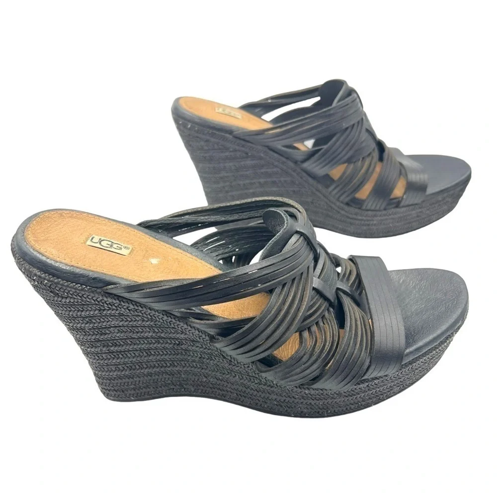 UGG black melinda