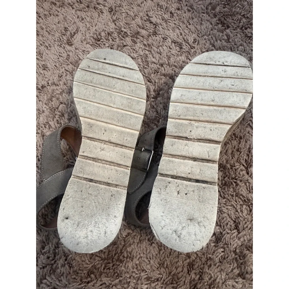 Universal Thread women suede