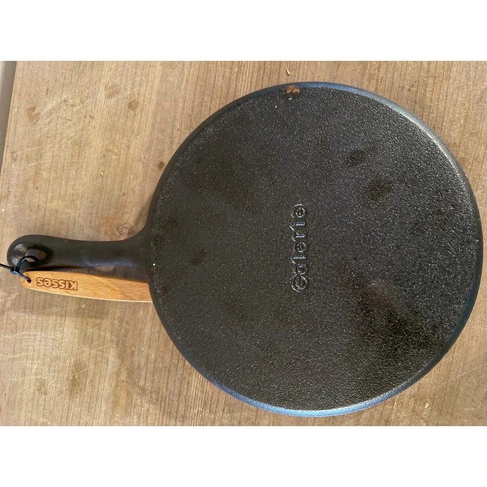 Galerie Cast Iron Round Griddle Pan with Hershey Kisses Mini Silicone‎ Spatula