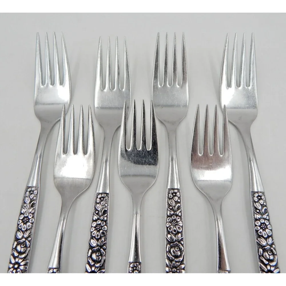 Rogers Deluxe Oneida Stainless Malibu Dinner Dessert Salad Floral Flatware Lot/7