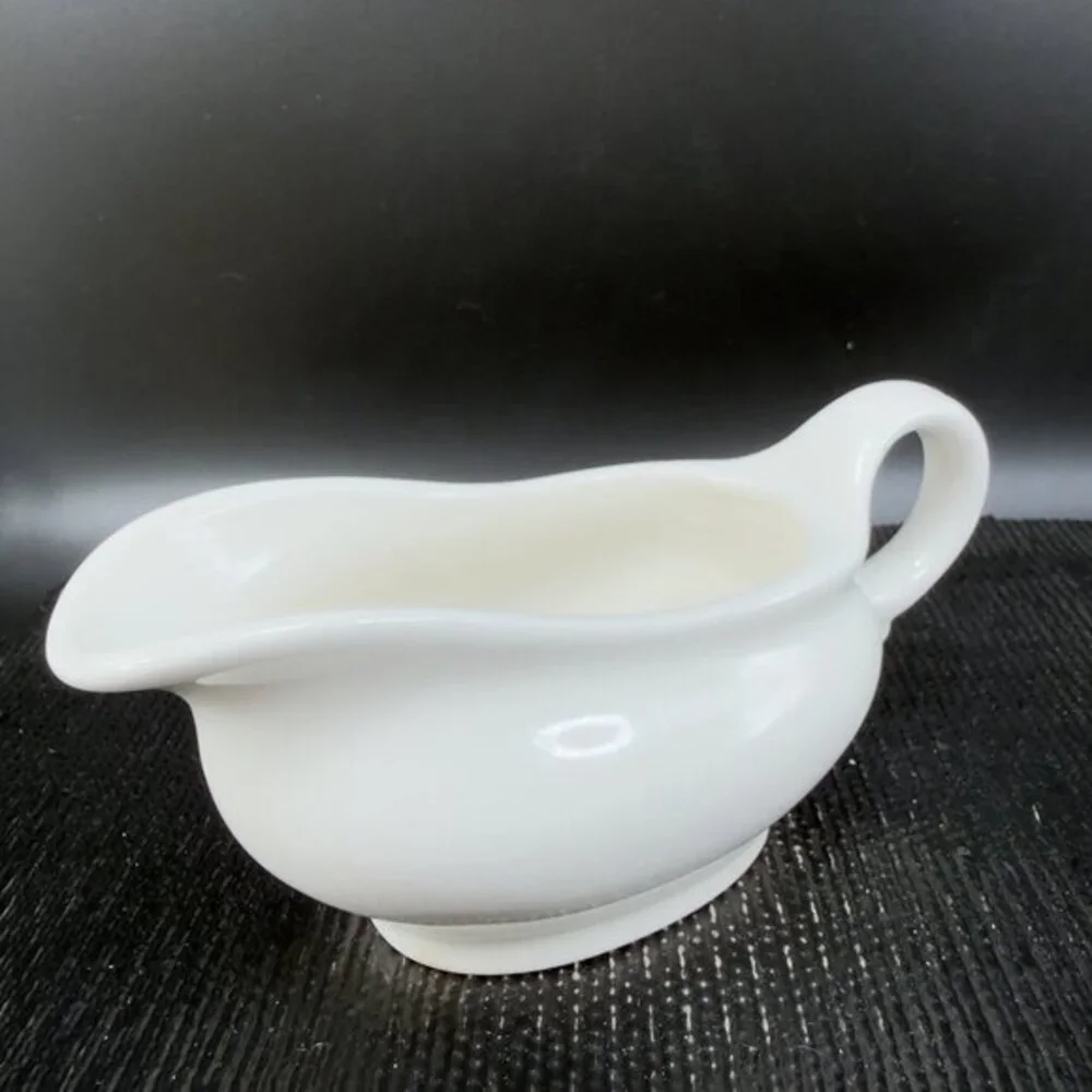 Vintage Pier 1 White Ceramic Stoneware Gravy Boat Sauce Salsa Dish Container VTG