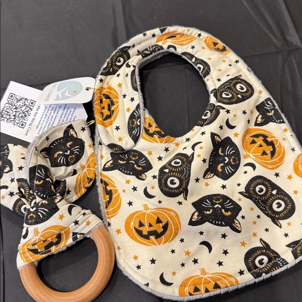 NWT Halloween Cat and Pumpkin Baby Bib and Teether Set