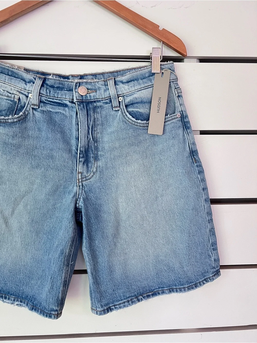 Hudson Jeans circumference breaks 10