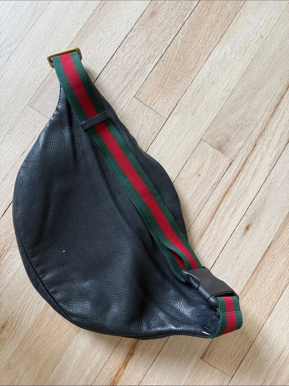 Gucci classic logo