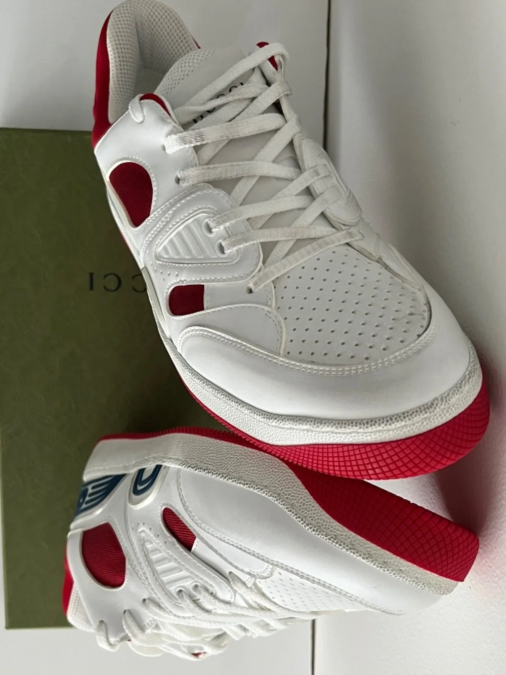 Gucci distress pair