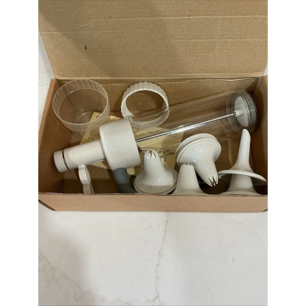 The Pampered Chef Easy Accent Decorator #1775 Cake Icing Set Complete in Box