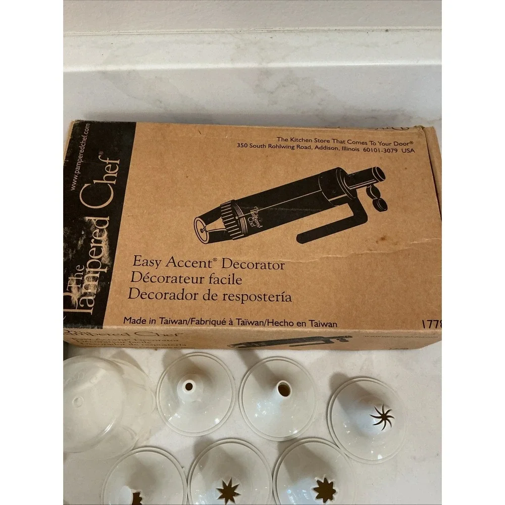 The Pampered Chef Easy Accent Decorator #1775 Cake Icing Set Complete in Box