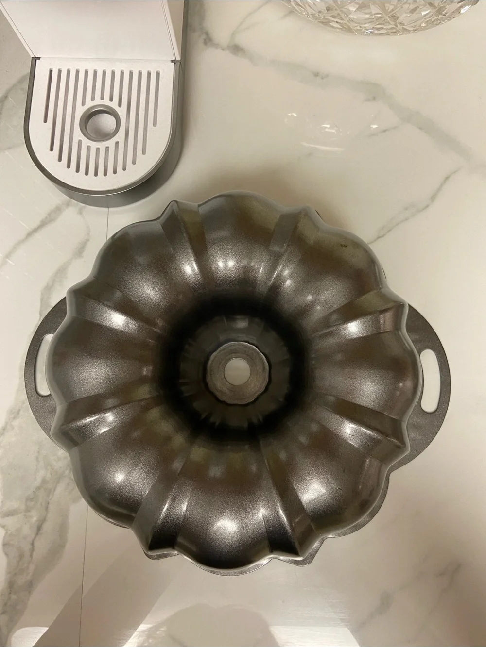 Nordic Classic Bundt Cake Pan with Handles - Home Kitchen