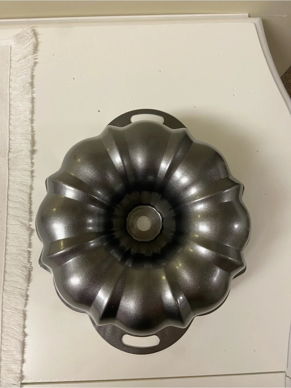 Nordic Classic Bundt Cake Pan with Handles - Home Kitchen