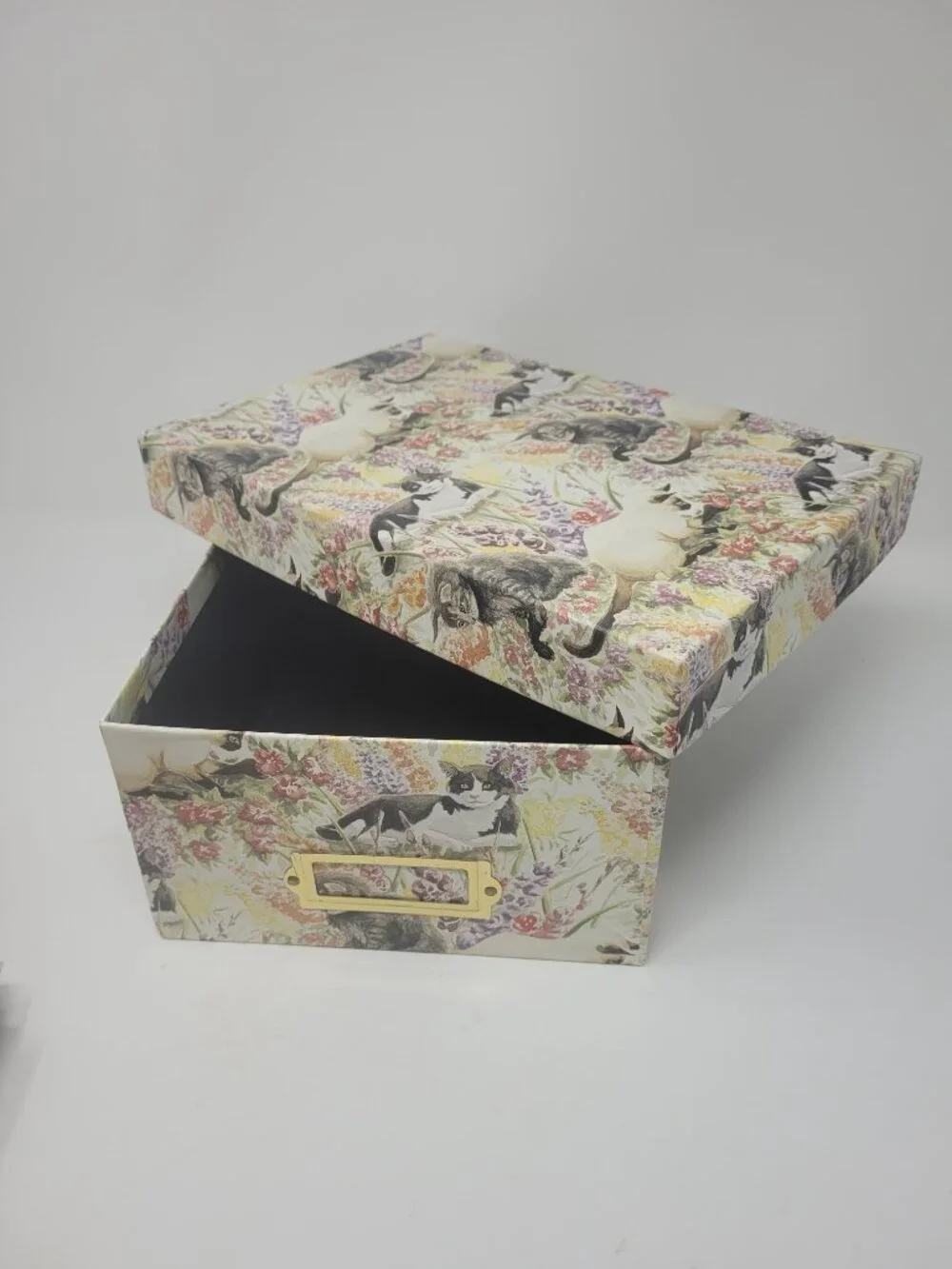Hallmark cottagecore cat