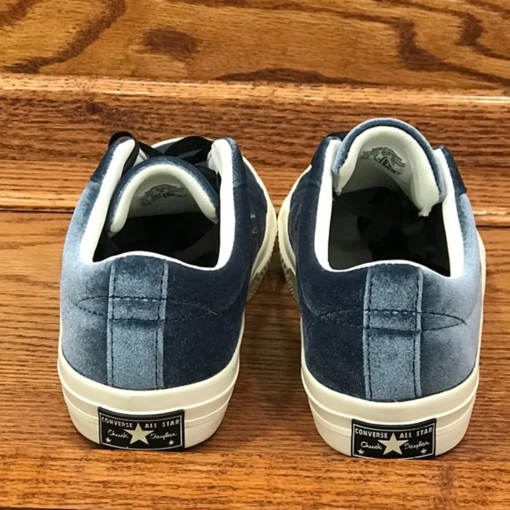 Converse one star