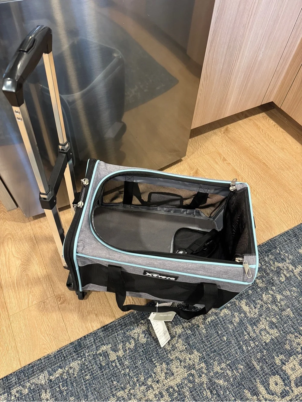 Small Pet Dog/ Cat Rolling Carrier -Airline Approved Pet Carrier- Brand New