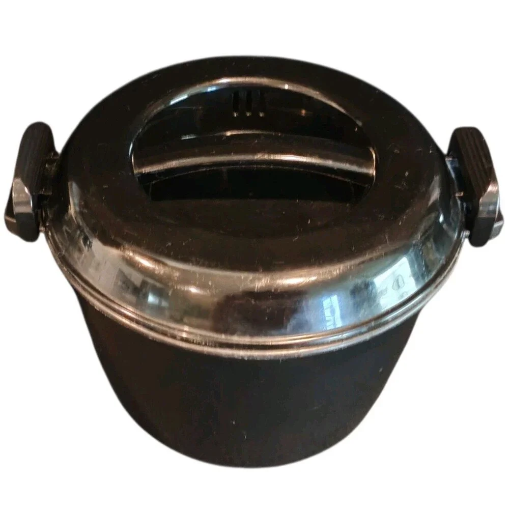 Pampered Chef 3qt locking