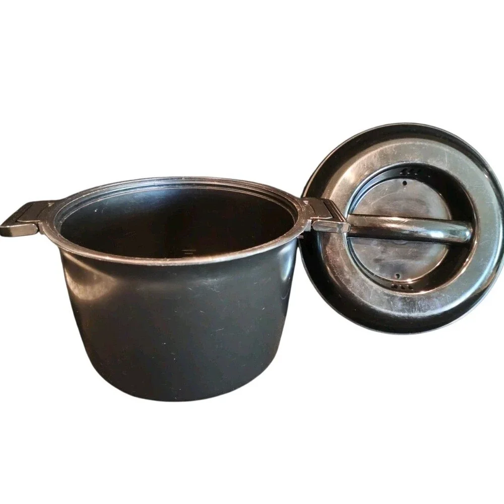 Pampered Chef 3qt locking