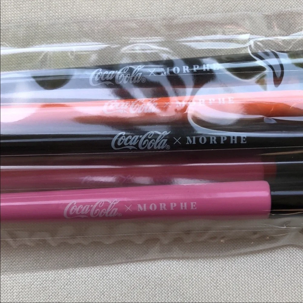 Morphe x Coca Cola Sweep The Peace eye brush set