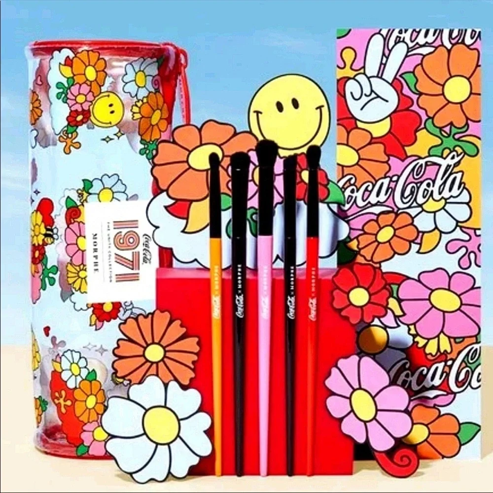 Morphe x Coca Cola Sweep The Peace eye brush set