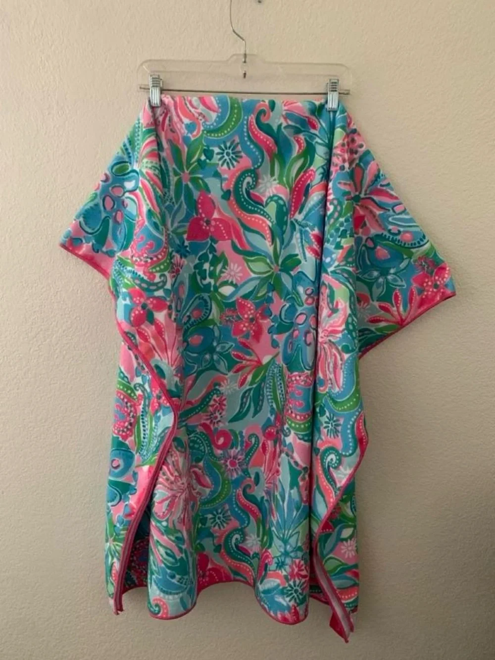 Lilly Pulitzer Microfiber Beach Towel Pink Green Paisley Floral