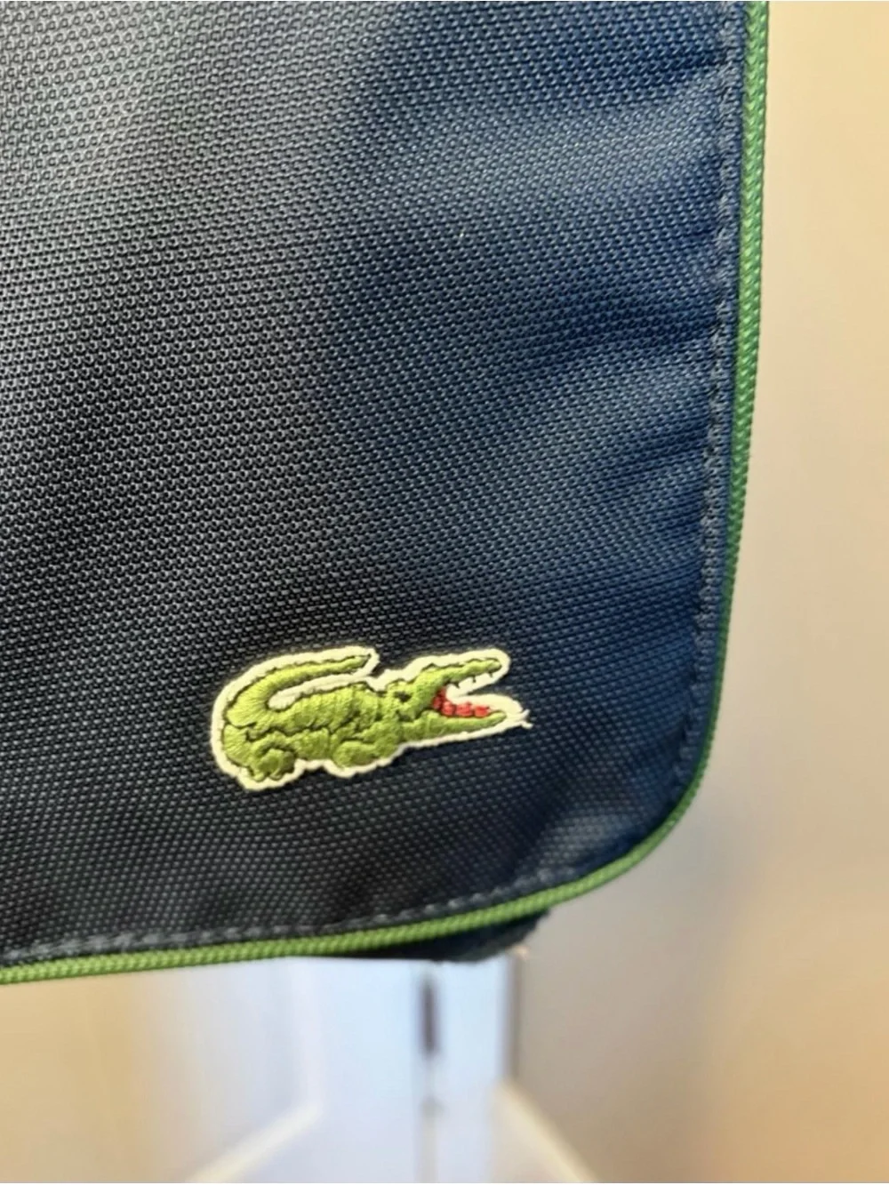 Lacoste sleek messenger