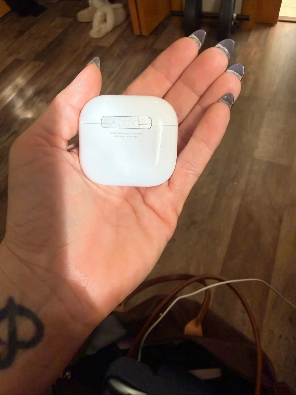 Apple compact earbuds