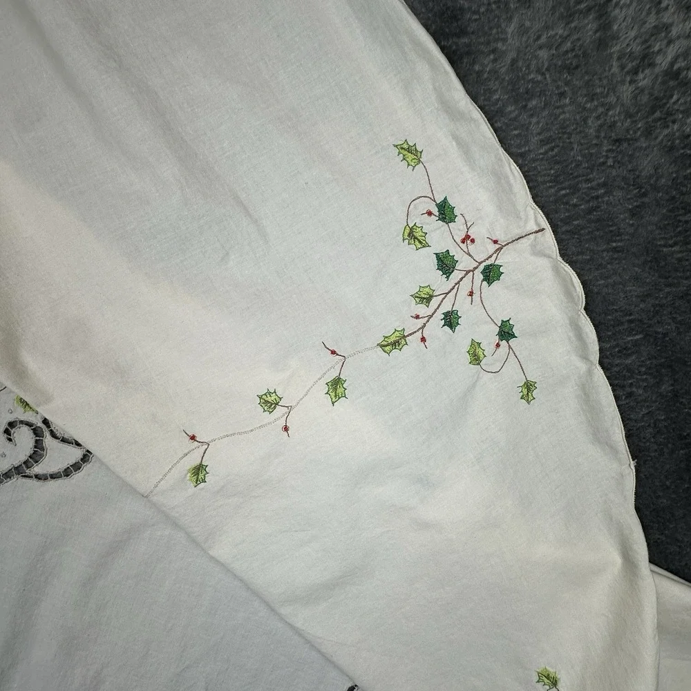 Lenox Linen Tablecloth 61 Inch Christmas Holly Embroidered Round Shaped Cotton