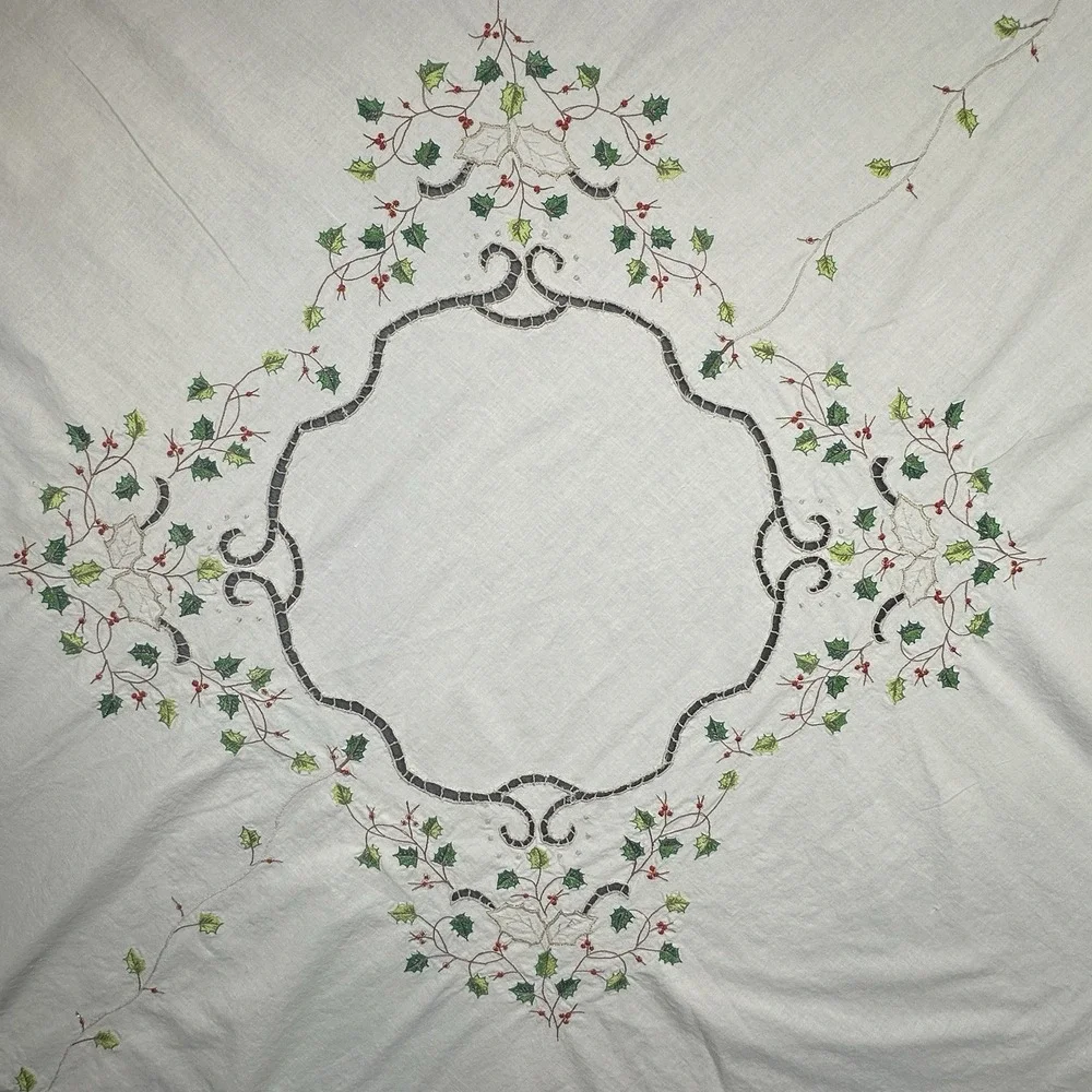 Lenox Linen Tablecloth 61 Inch Christmas Holly Embroidered Round Shaped Cotton
