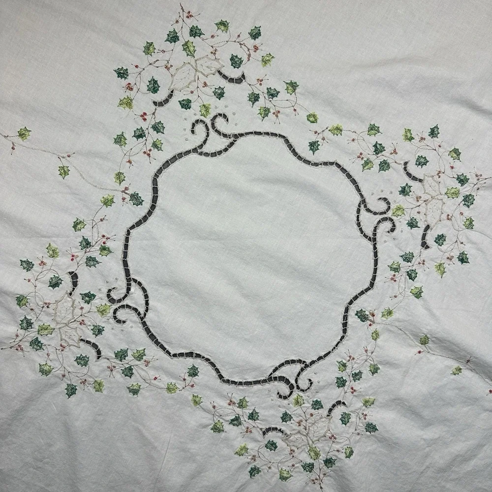 Lenox Linen Tablecloth 61 Inch Christmas Holly Embroidered Round Shaped Cotton