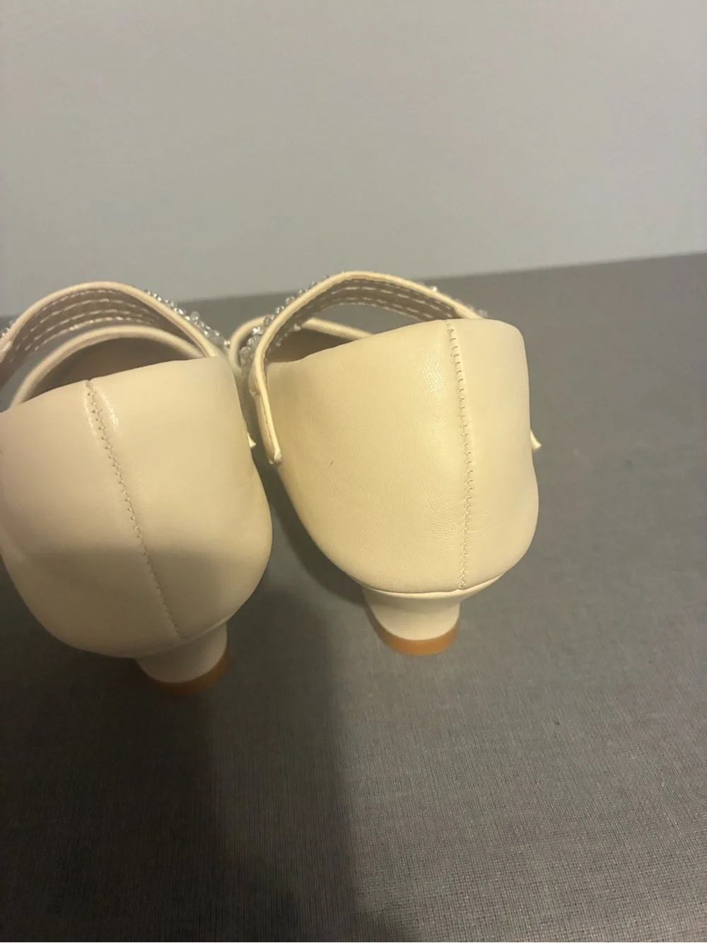 N/A elegant beige