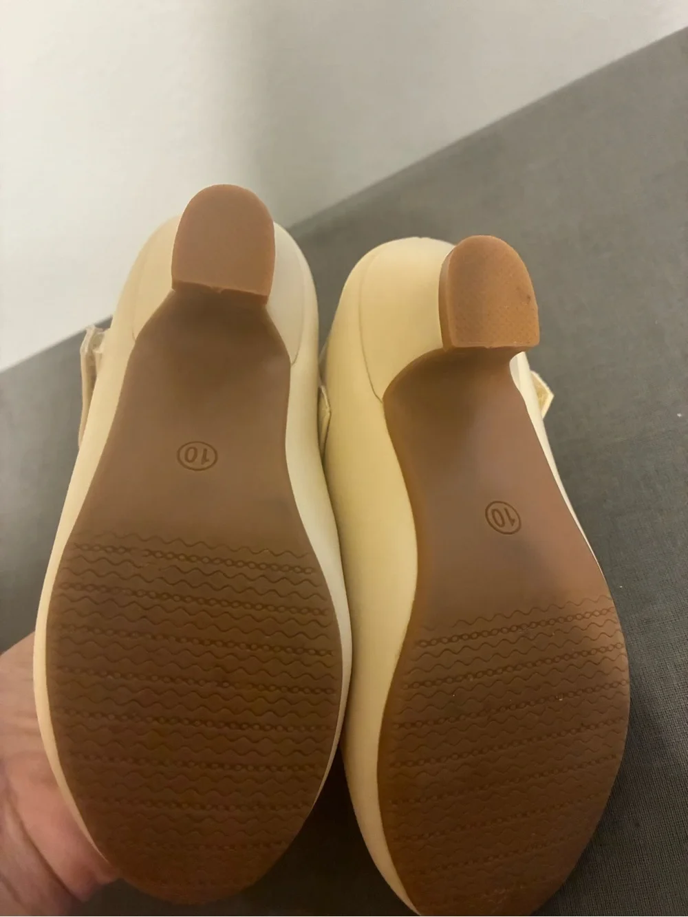 N/A elegant beige