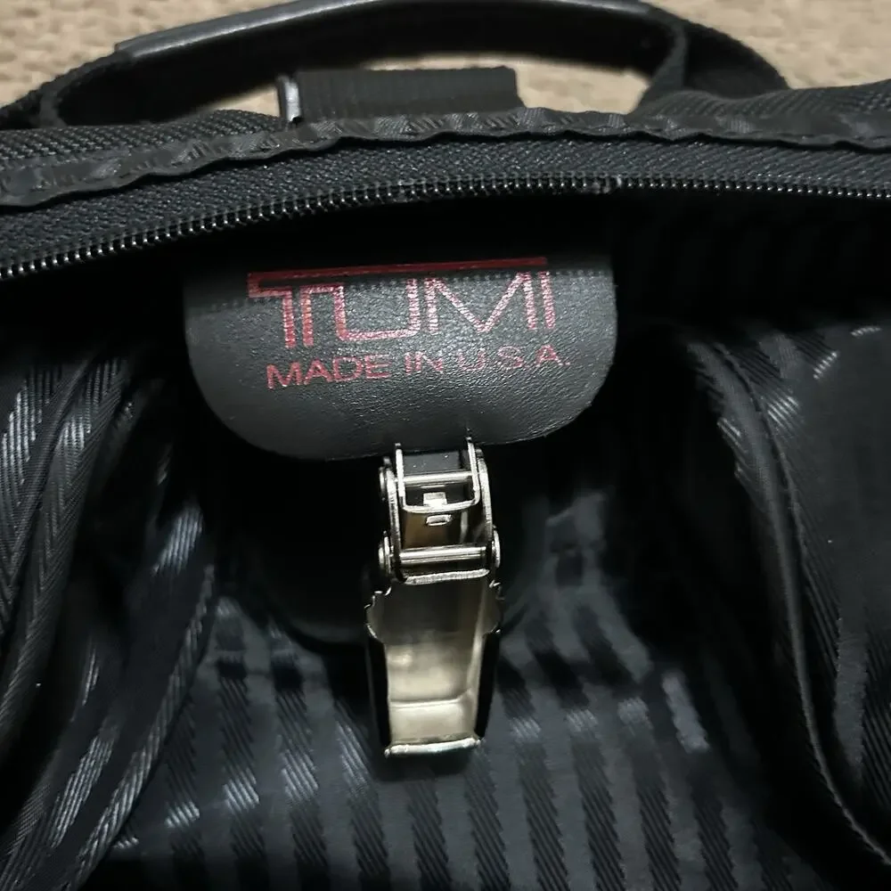 Tumi shoulder strap