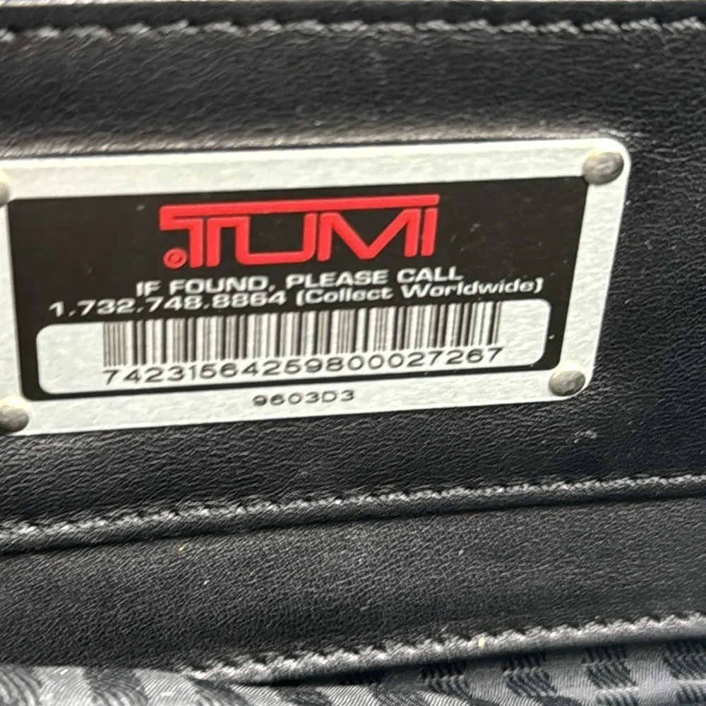 Tumi great preowned