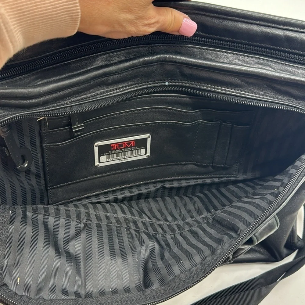 Tumi great preowned