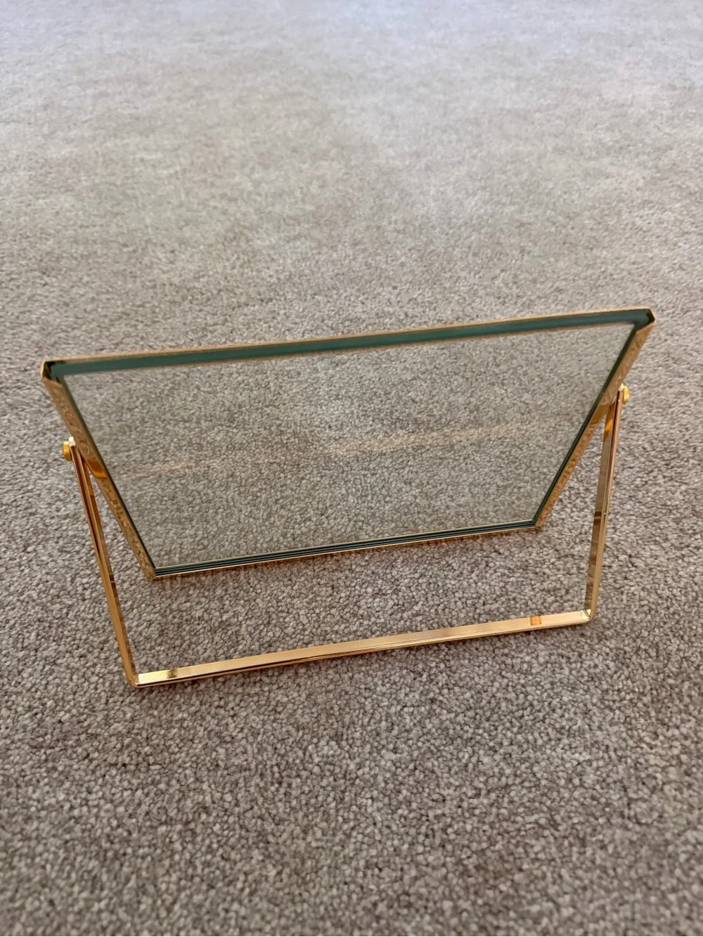 N/A sleek gold