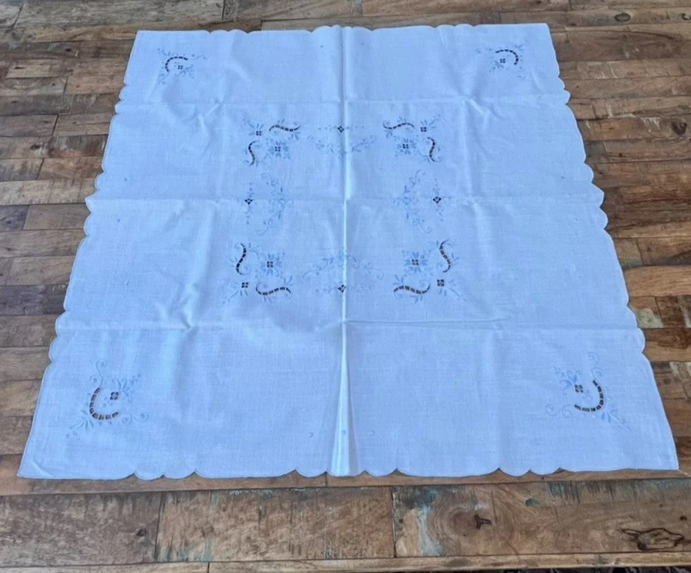 Vintage Cotton Tablecloth 31 x 32