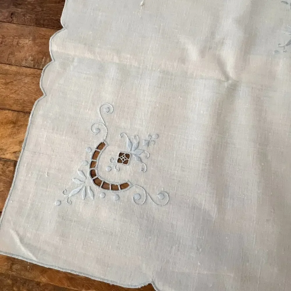 Vintage Cotton Tablecloth 31 x 32