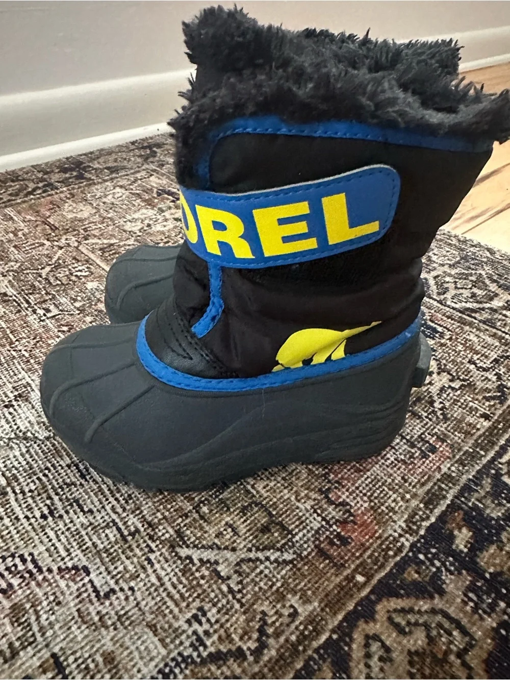 Sorel boy paint boots